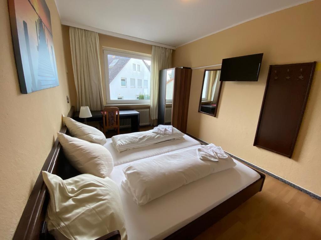 Taverna Hotel Roemerkrug Ганновер Экстерьер фото