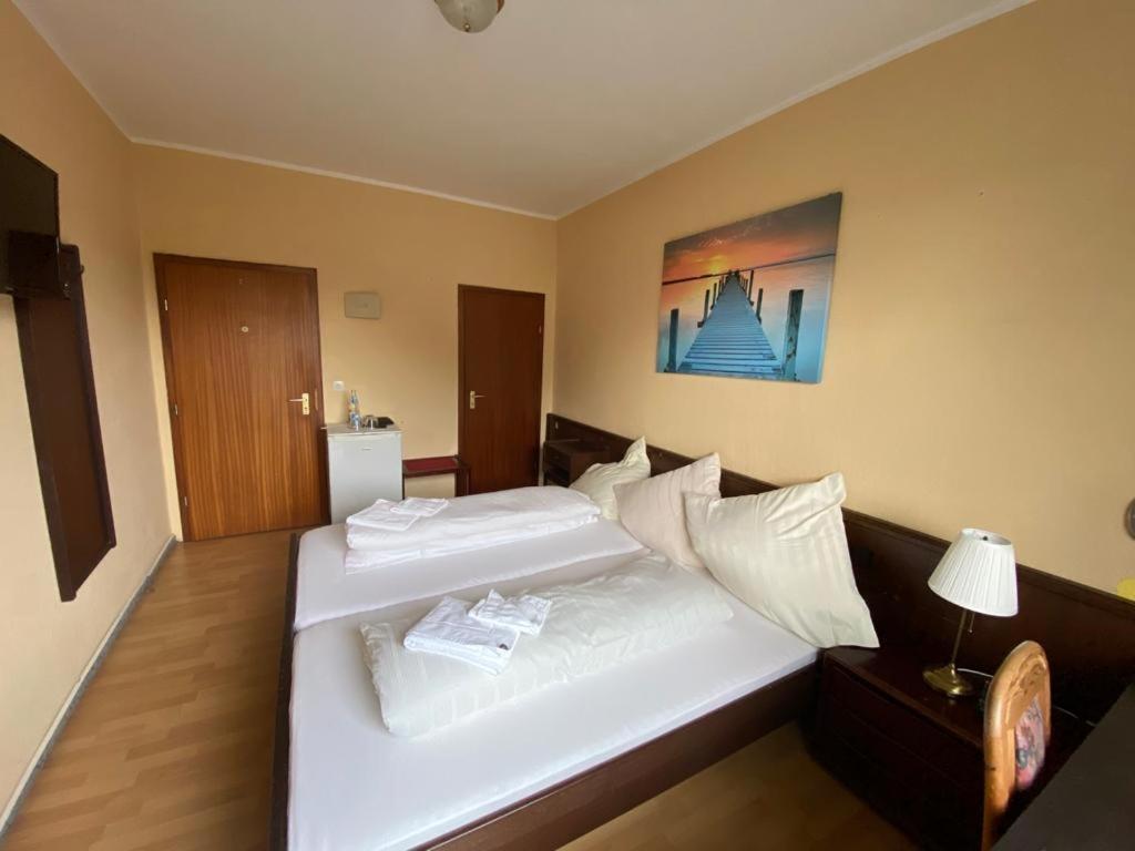 Taverna Hotel Roemerkrug Ганновер Экстерьер фото